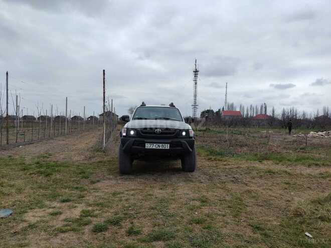 Toyota Hilux-1