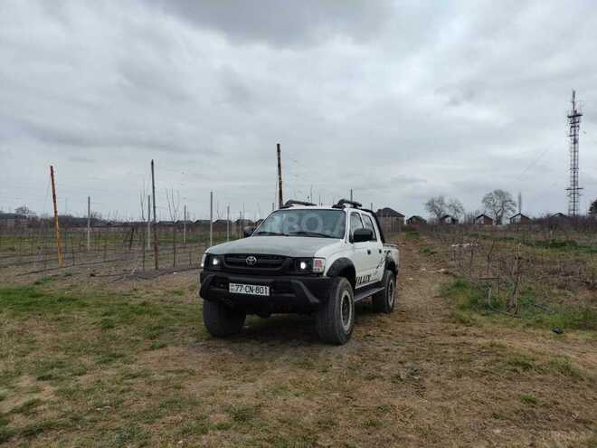 Toyota Hilux-2