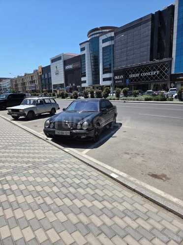 Mercedes E 320-4