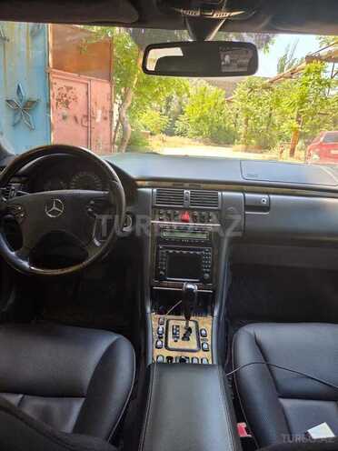 Mercedes E 320-2