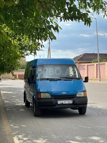 Ford Transit-4