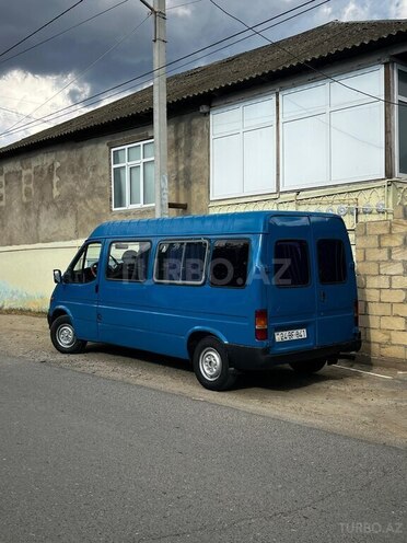 Ford Transit-8