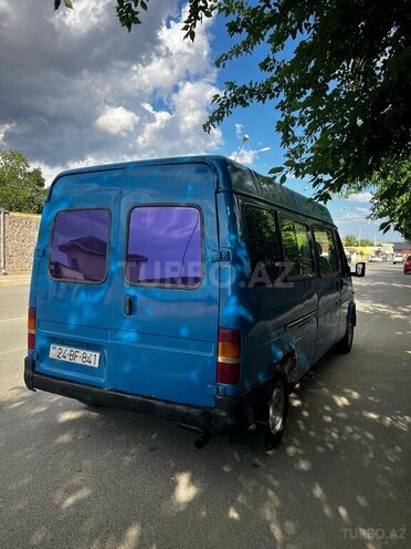 Ford Transit-6