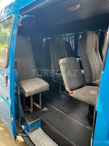 Ford Transit-11