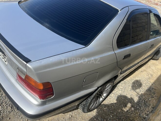 BMW 318-4