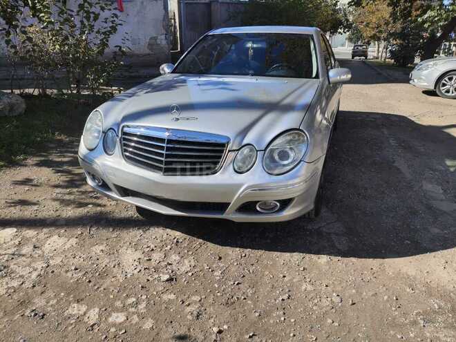Mercedes E 220-1