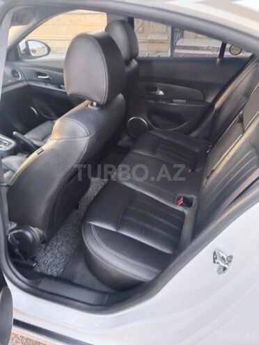 Chevrolet Cruze-13