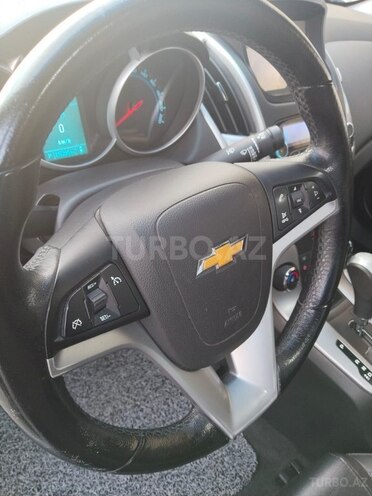 Chevrolet Cruze-11