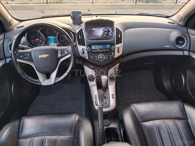 Chevrolet Cruze-10