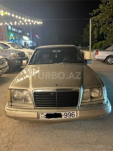 Mercedes 230 E-2