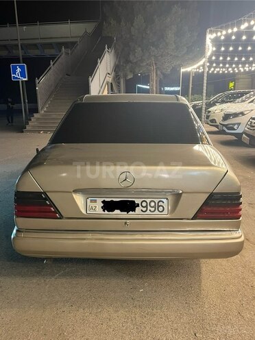 Mercedes 230 E-7