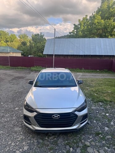 Hyundai Elantra-5