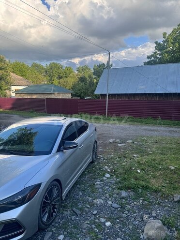 Hyundai Elantra-7