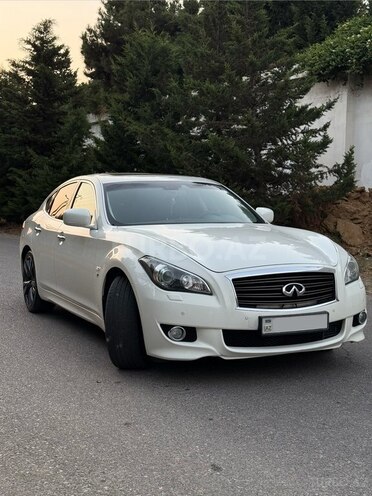 Infiniti Q70S-3