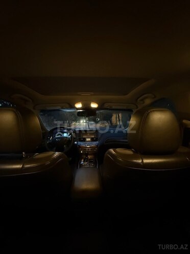 Infiniti Q70S-13