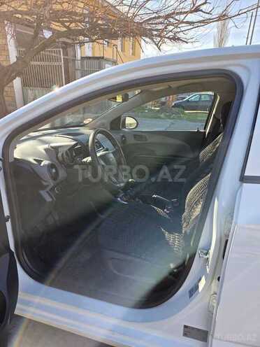 Chevrolet Aveo-6