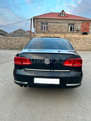 Volkswagen Passat-2
