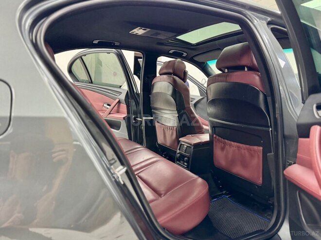 BMW 530-33