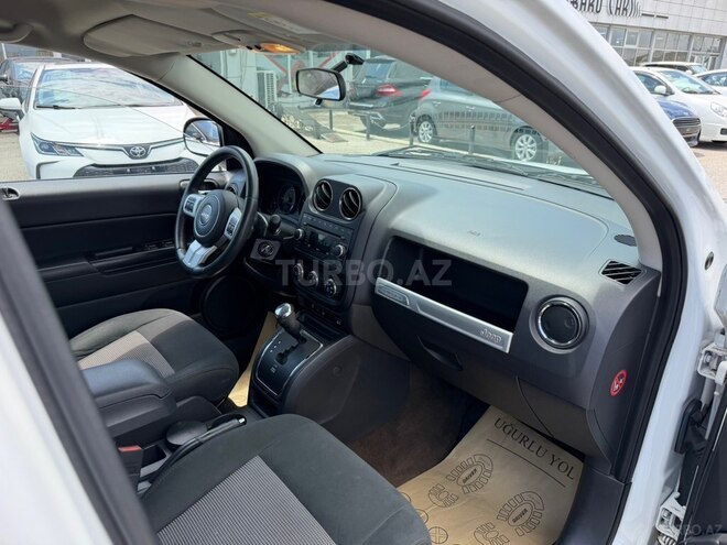 Jeep Compass-16