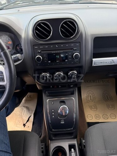 Jeep Compass-11