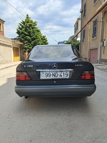 Mercedes E 200-3