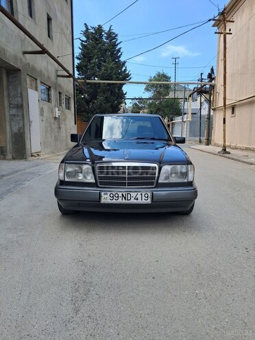 Mercedes E 200-1
