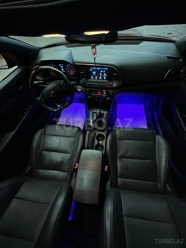 Hyundai Elantra-5
