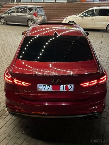 Hyundai Elantra-6