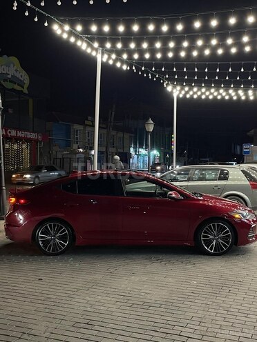 Hyundai Elantra-10