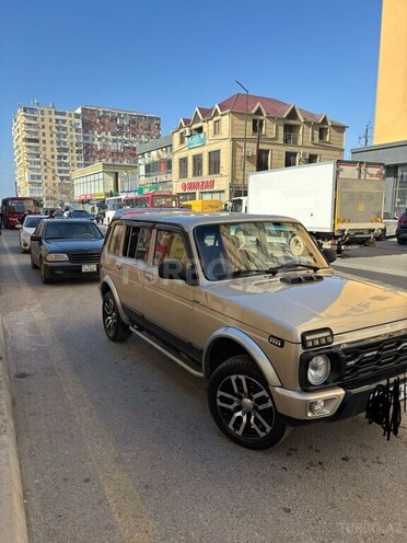 LADA (VAZ) Niva-8