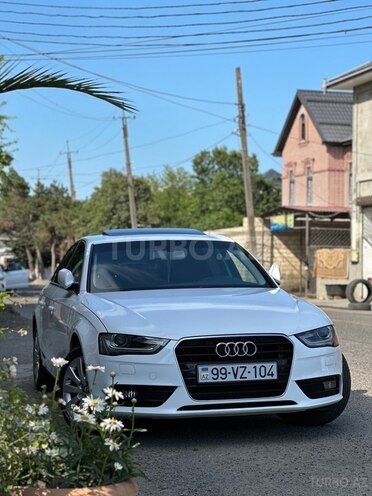 Audi A4-1