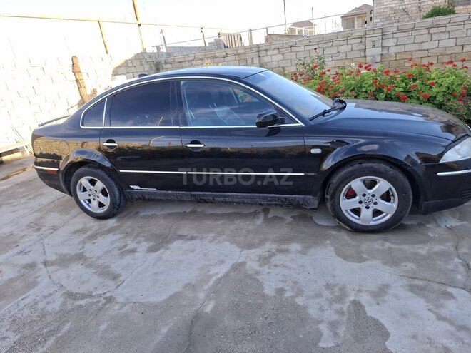 Volkswagen Passat-1