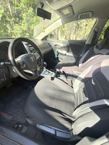 Toyota Corolla-4