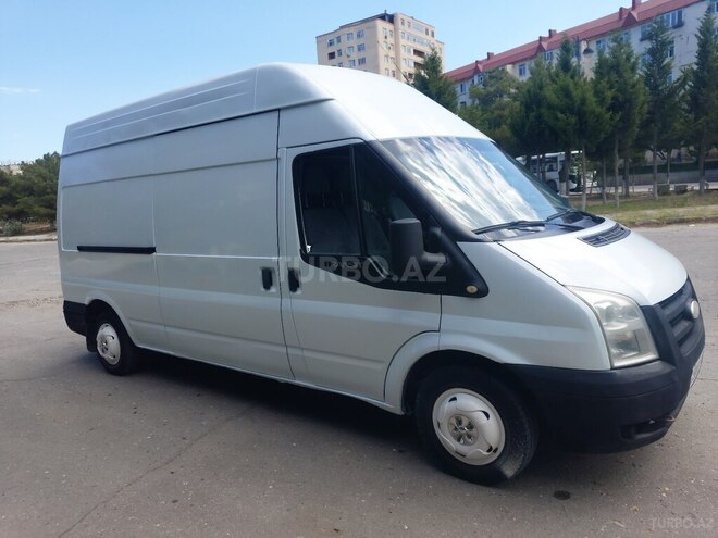 Ford Transit-3