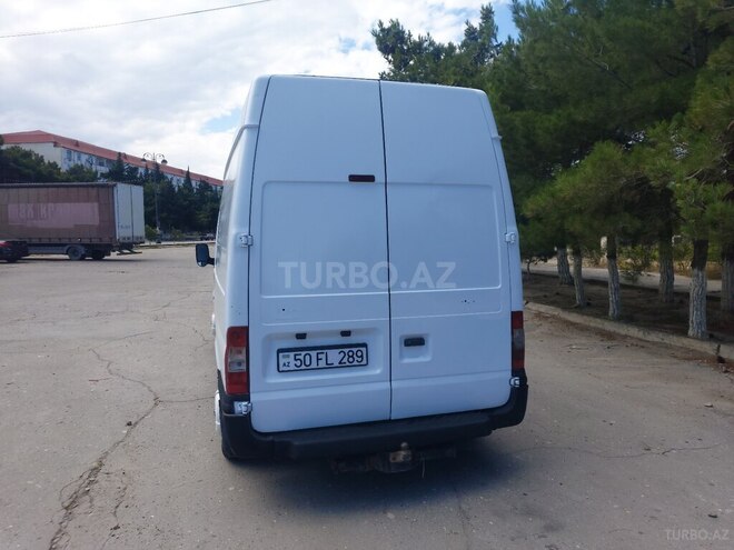 Ford Transit-4