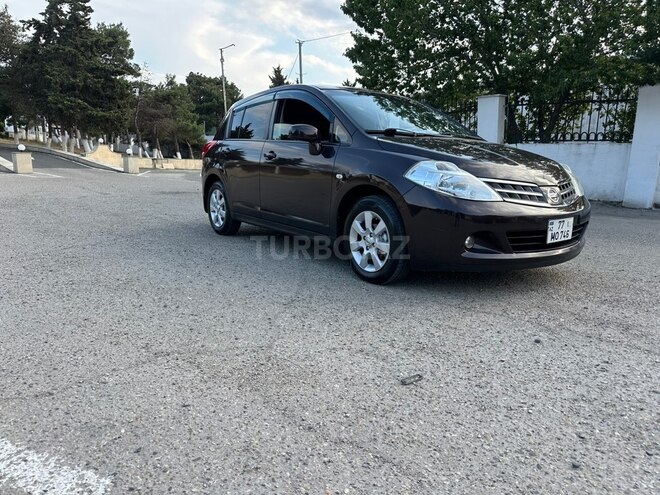 Nissan Tiida-7