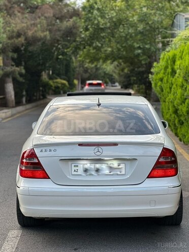 Mercedes E 320-8