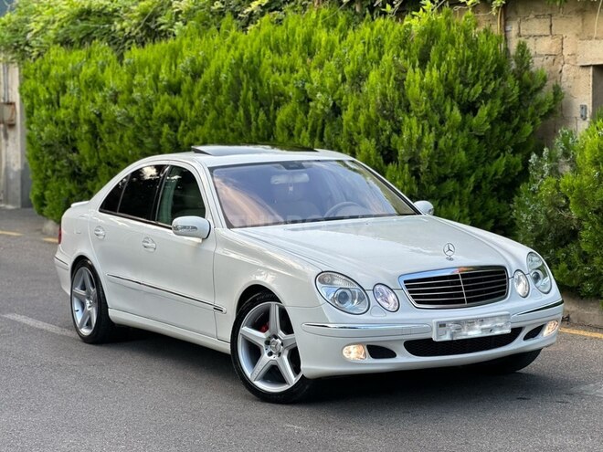 Mercedes E 320-1