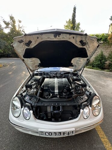 Mercedes E 320-19