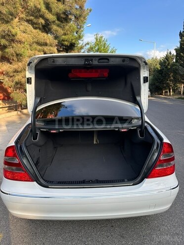 Mercedes E 320-16