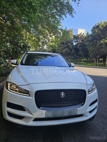 Jaguar F-Pace-1