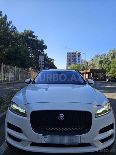 Jaguar F-Pace-10