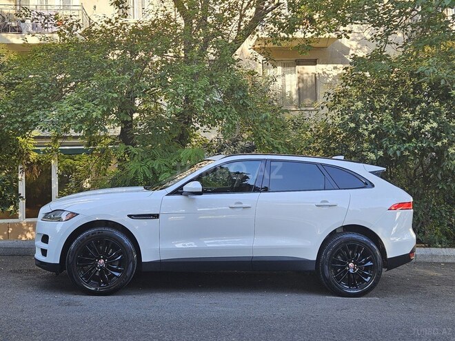 Jaguar F-Pace-9