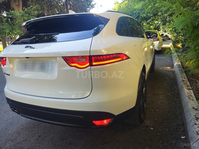 Jaguar F-Pace-4