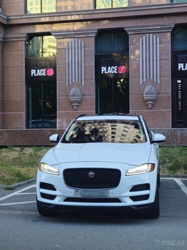 Jaguar F-Pace-14