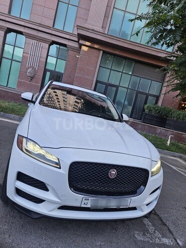 Jaguar F-Pace-17