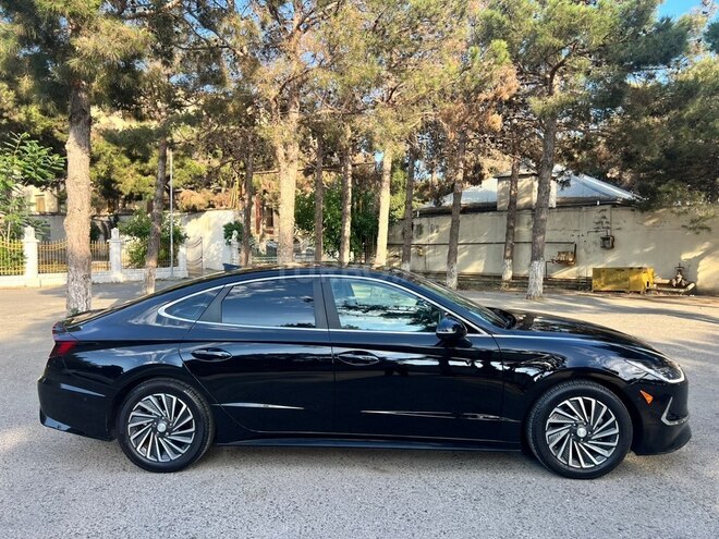 Hyundai Sonata-4