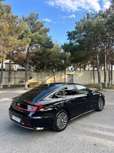 Hyundai Sonata-13