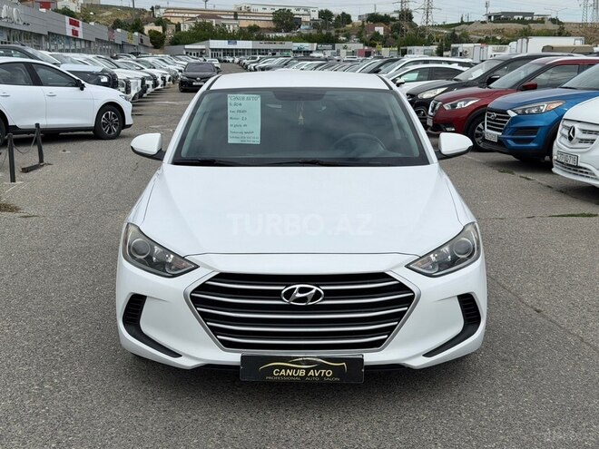 Hyundai Elantra-3