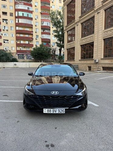 Hyundai Elantra-1